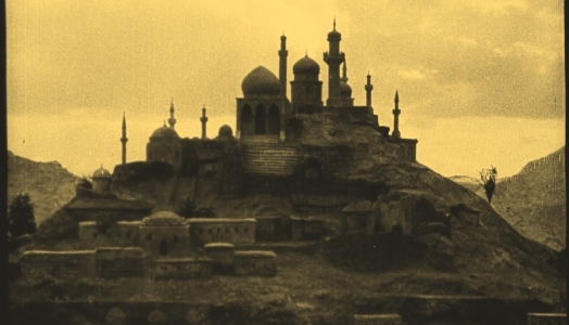 Der Palast in der orientalischen Episode (Färbung: gelbe Virage)